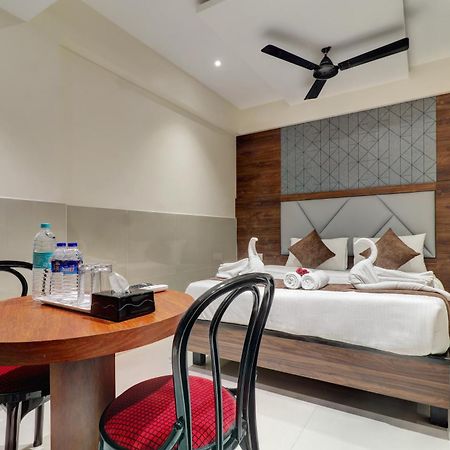 New Parimeet Residency Hotell Navi Mumbai Exteriör bild