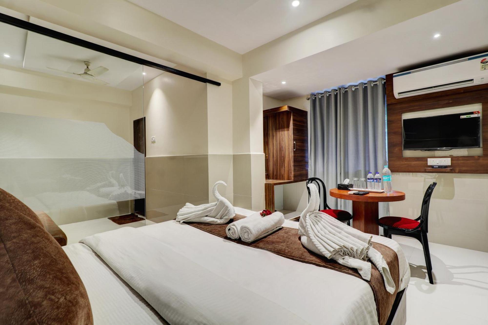 New Parimeet Residency Hotell Navi Mumbai Exteriör bild