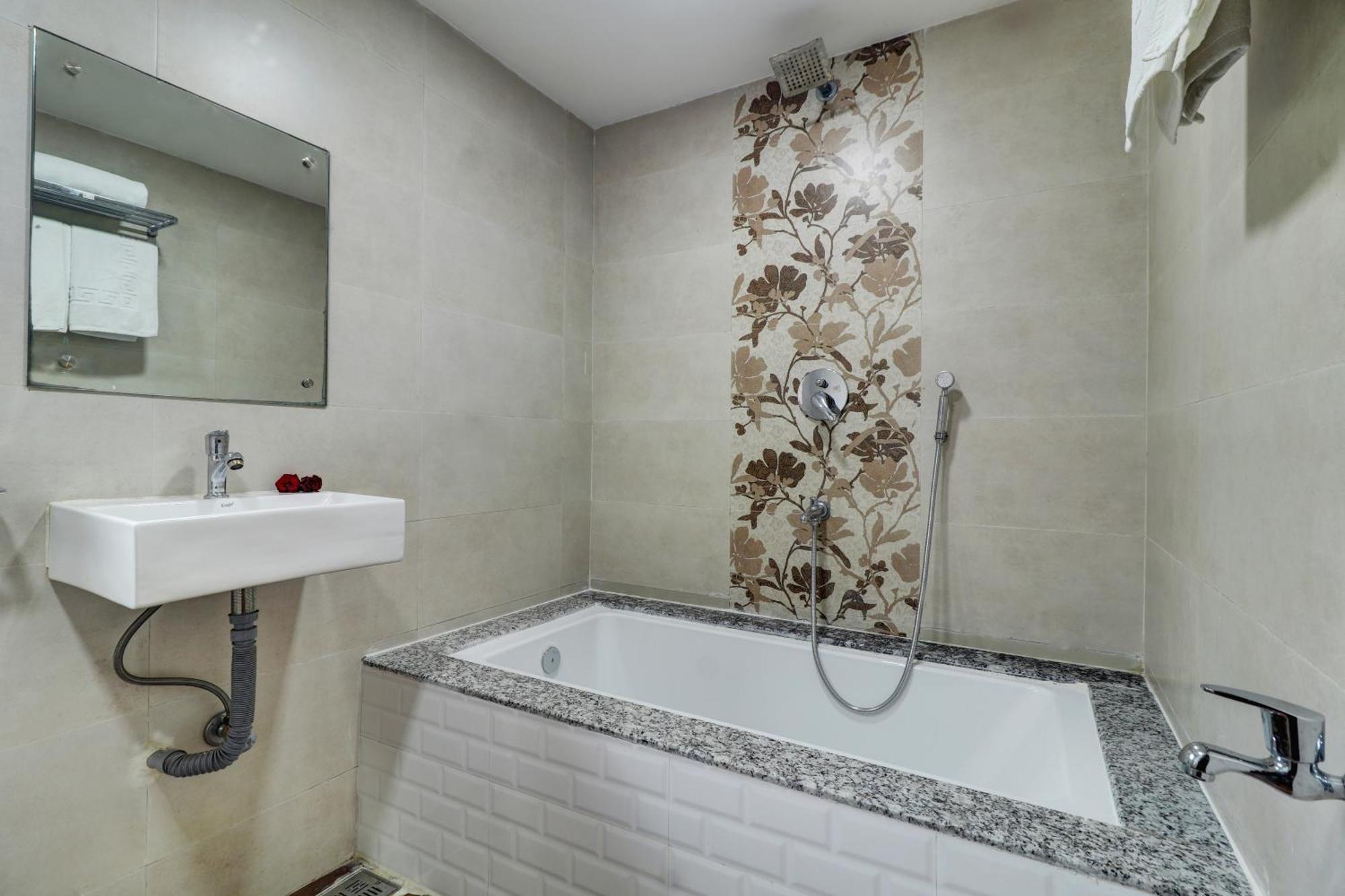 New Parimeet Residency Hotell Navi Mumbai Exteriör bild