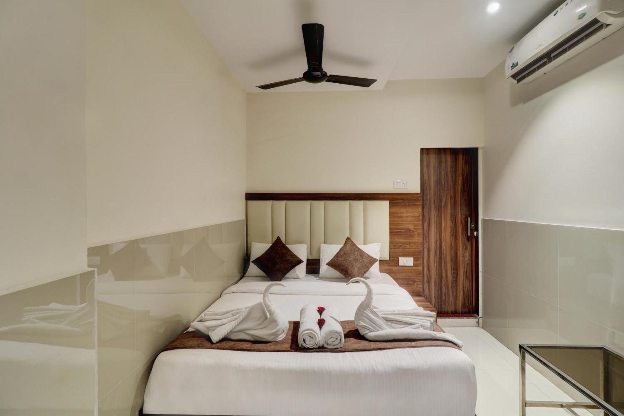 New Parimeet Residency Hotell Navi Mumbai Exteriör bild