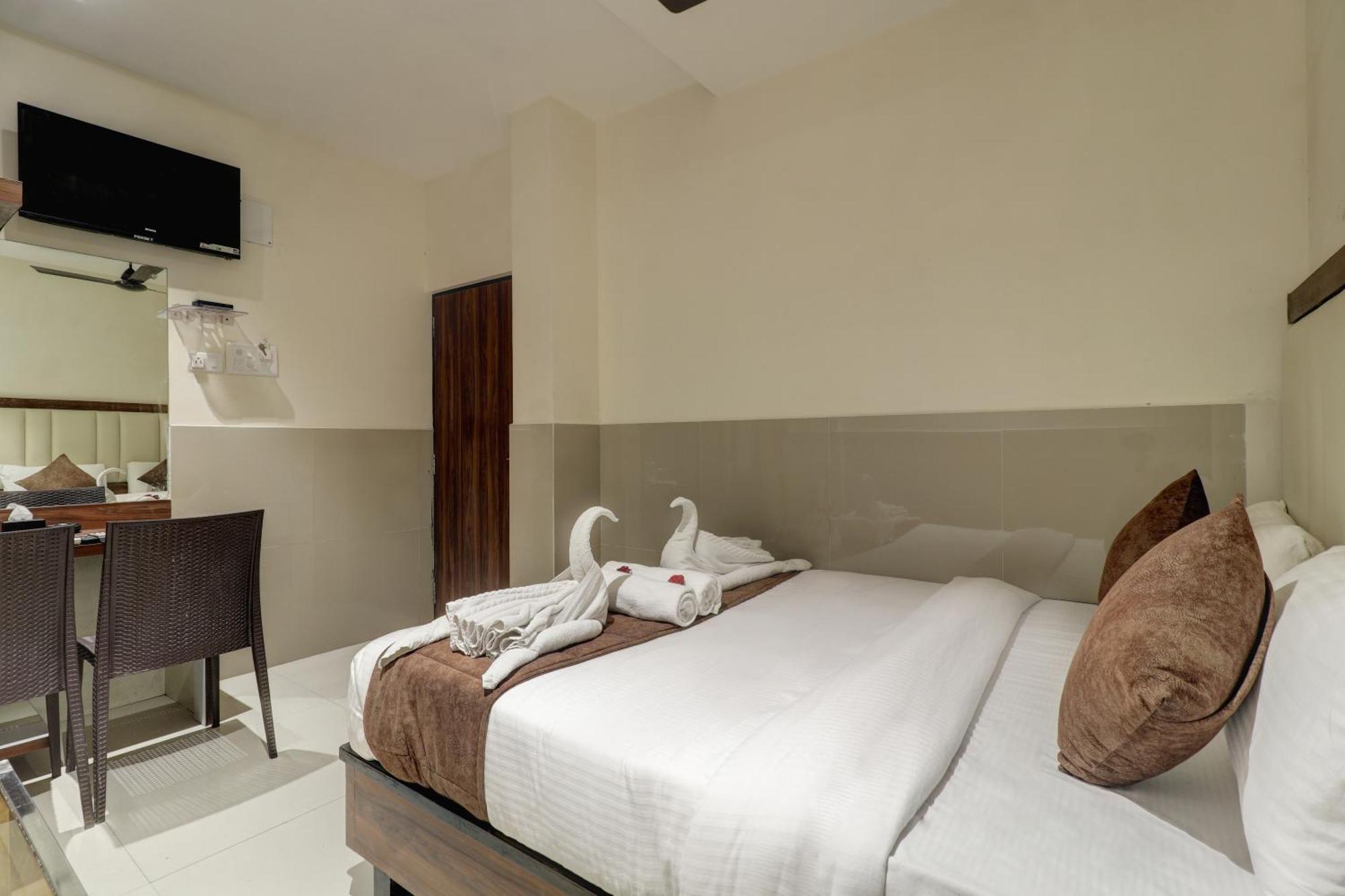New Parimeet Residency Hotell Navi Mumbai Exteriör bild