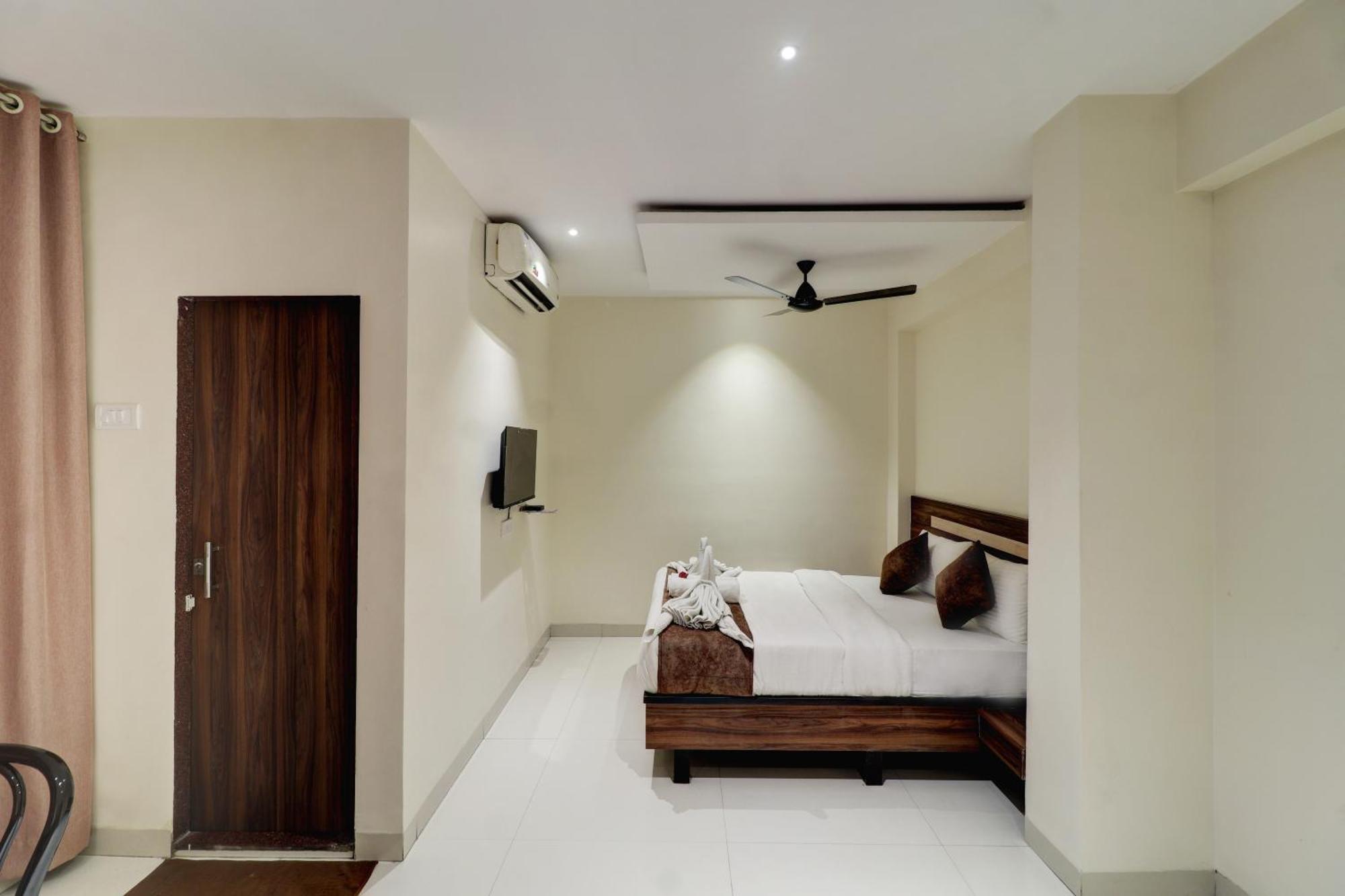 New Parimeet Residency Hotell Navi Mumbai Exteriör bild