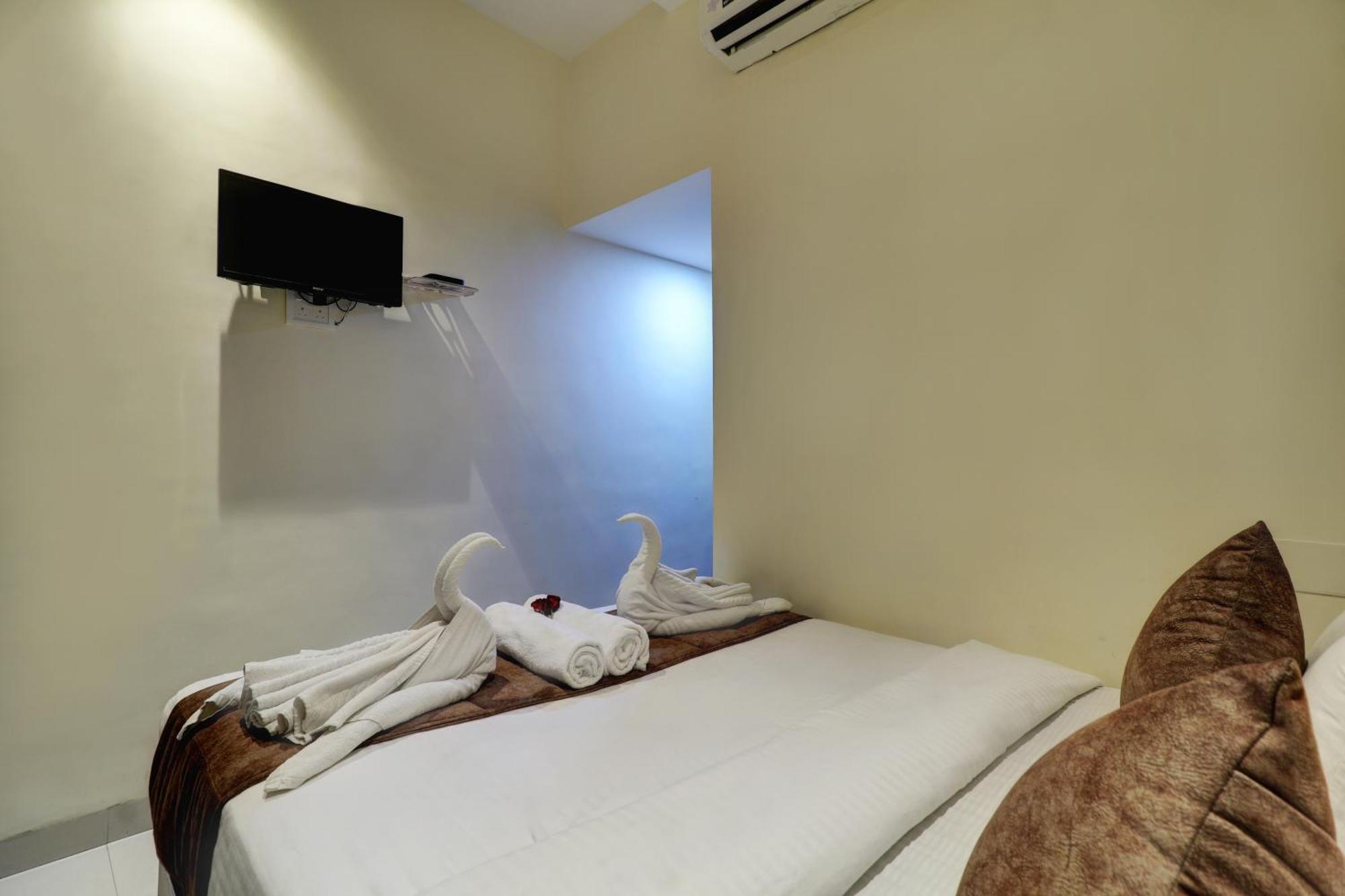 New Parimeet Residency Hotell Navi Mumbai Exteriör bild