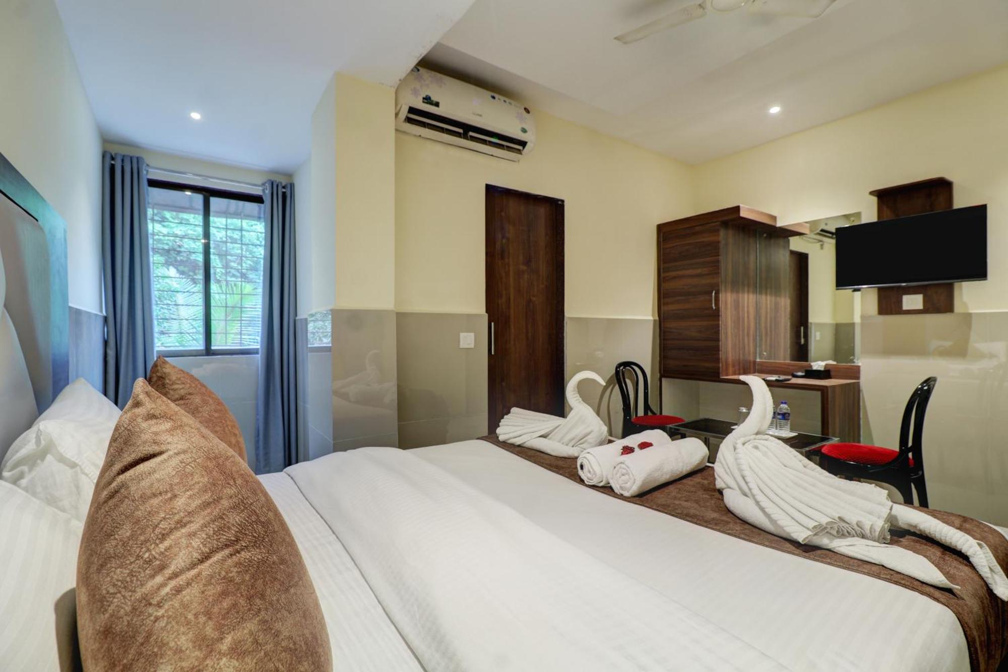 New Parimeet Residency Hotell Navi Mumbai Exteriör bild